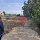 Un dels cartells que indiquen la prohibició de passar.