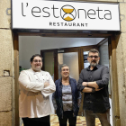 Santi Aubach (xef del restaurant), Encarna Calafell i Josep Maria Pons.