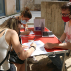 Desenes d'estudiants protesten a la Universitat de Girona en contra del requisit de la tercera llengua per obtenir el títol