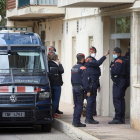 Els Mossos i la Policia Nacional detenen quatre homes i desarticulen un grup especialitzat en robar caixes fortes