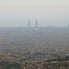 Vista de Barcelona el dia que la UE denuncia la qualitat de l’aire.