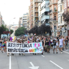 Persones trans i no binàries van encapçalar la manifestació organitzada per Colors de Ponent.