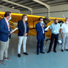 La presentació de l’avió Piper J3 a l’hangar del Reial Aeri Club a l’aeroport d’Alguaire.