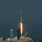 Moment de l’enlairament del coet ‘Falcon 9’, de la companyia privada nord-americana SpaceX.
