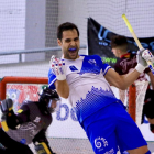 Andreu Tomàs y Sergi Folguera junto al visitante Roc Pujadas.