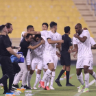 Xavi celebra un gol con sus jugadores ayer en el que pudo ser su último partido con el Al-Sadd