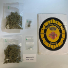 Imatge de la marihuana i la cocaïna que li van confiscar.