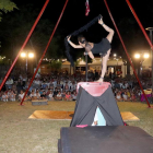 Kanbahiota va oferir divendres a la nit un espectacle de trapezi i clown al parc del Graó. Ahir, els andalusos La Guasa van presentar els seus ‘mecanismes’ a la sala Unió.