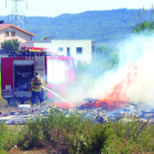 Incendi en un solar al costat de l'Institut Josep Vallverdú de les Borges