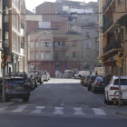 Vista de la calle Paer Casanovas, donde ayer al mediodía tuvo lugar el asalto en un piso. 