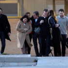 Sandro Rosell, ahir en el moment en què abandonava la presó de Soto del Real, amb familiars i amics.