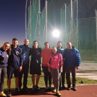 Grup de llançadors del Lleida UA, amb els entrenadors David Rubio i Albert Segués.