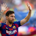 Messi, en una imatge d’arxiu saludant els aficionats.