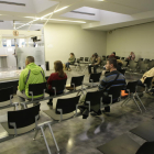 Imagen de la sala de espera de la oficina del paro en Lleida.