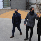 Fernández i Casado, amb la candidata per Lleida, Marisa Xandri, en la seua visita a Aleca a Gimenells.