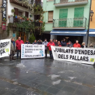 Más de cien jubilados de Endesa protestan en El Pont de Suert