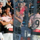 Los jugadores del Espanyol celebran el gol de Bernardo.