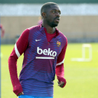 Ousmane Dembélé durant la sessió d’entrenament del Barça a la Ciutat Esportiva.