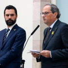 El presidente de la Generalitat, Quim Torra, y el presidente del Parlament, Roger Torrent, en una imagen de archivo.