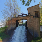 El Salt del Duran és una caiguda sobtada d'aigua al Canal d'Urgell.