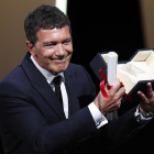 Antonio Banderas va rebre entre grans aplaudiments el premi al millor actor per ‘Dolor y gloria’.