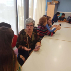 Alumnos de Torre Queralt enseñan a mayores