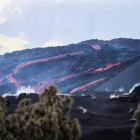 El volcán mantiene su explosividad y los seísmos persisten en La Palma