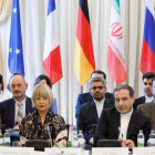 Representantes de la Unión Europea e Irán, en Viena.