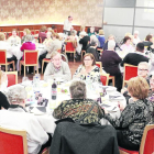 Imagen de archivo de una comida navideña de Amics de la Gent Gran en Lleida el pasado diciembre. 