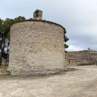 L’església, als afores de Cervera, construïda al segle XI.