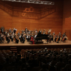La orquesta Julià Carbonell, ayer en el Auditori Enric Granados de Lleida. 
