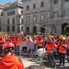 En la plaza Sant Jaume, ante la Generalitat, leyeron un manifiesto con sus reivindicaciones. 