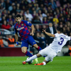 Luis Suárez, superando a Barba, también marcó su gol tras una sensaciones asistencia de Messi.