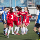 Les jugadores de l’AEM celebren un dels gols que van anotar ahir al camp de l’Espanyol B.