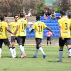 Los jugadores del Lleida celebrando uno de los goles del equipo durante la segunda mitad.