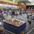 Més de mil visitants van acudir al pavelló 1 d’Octubre de Guissona durant la jornada d’ahir.