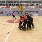 Los jugadores del Alpicat celebrando ayer uno de los goles.