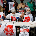 La plataforma Stop Desahucios durante una rueda de prensa en San Sebastián