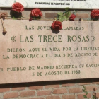 El eterno homenaje a ‘Las 13 rosas’.