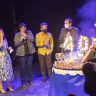 La plaza dels Comediants acogió el acto de celebración del 40 aniversario de FiraTàrrega, con pastel gigante de aniversario incluido.