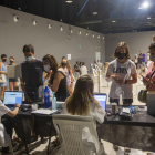 El punto de vacunación contra la Covid en el Espai MerCAT de Tàrrega estuvo ayer concurrido.