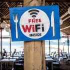 Com protegir-se en connectar-se a una wi-fi oberta en hotels, terrasses i restaurants