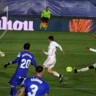 Mendy marcó el segundo gol del Real Madrid con este remate.