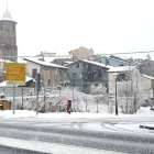 La nieve bajó hasta los 900 metros y cuajó en poblaciones como Vilaller, en la foto, o Esterri d’Àneu, en el Pallars Sobirà.