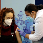 Salud empieza a administrar la vacuna AstraZeneca en Lleida