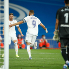 Karim Benzema celebra un dels tres gols que va marcar el Celta al Bernabéu.