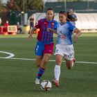 Las jugadoras del AEM celebran el gol de Natalia.