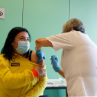 Vacunas de Moderna  -  Un total de 250 profesionales sanitarios del Hospital Sant Joan de Déu de Barcelona fueron ayer inmunizados contra el coronavirus con la primera dosis de la vacuna de Moderna. Estos fueron los primeros sanitarios de Cataluny ...