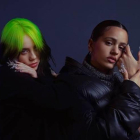 Rosalía y Billie Eilish en una imagen conjunta para presentar su colaboración 'Lo vas a olvidar'