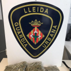 Detienen a un hombre que iba en bici por Lleida con más de 1,6 kilos de marihuana en la mochila